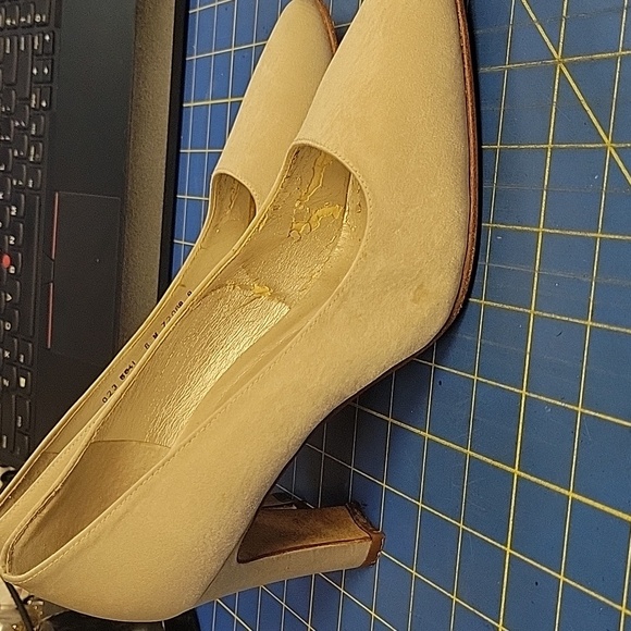 Vintage Jacqueline Ferrar Satin Cream Leather Soles 3" Shoes - Picture 6 of 12